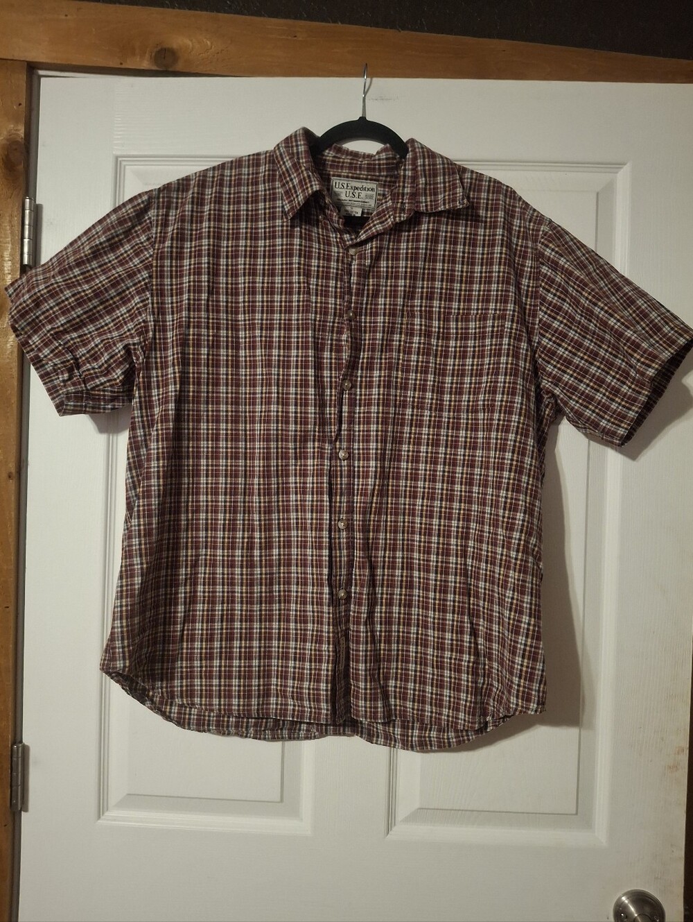 U.S. EXPEDITION Men’s Short-Sleeve Plaid Button-Down Shirt